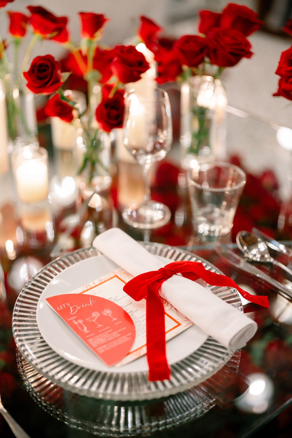 napkins with red bows