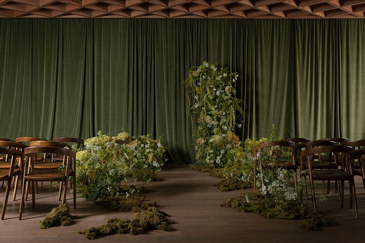 moss inspired wedding flowers
