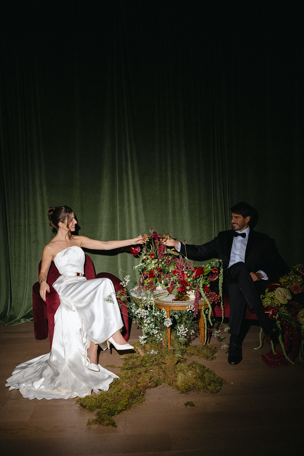 moody red and green wedding ideas