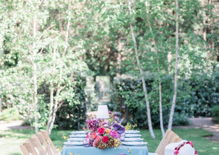 A Colorful Poolside Welcome & a Bold Monochrome Dinner – Provence Editorial