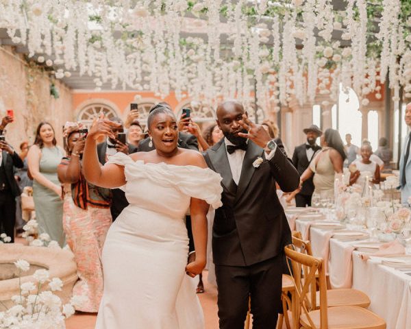 A Romantic and Timeless Wedding That Transports Guests Into a Dream at Casa Dos Penedos