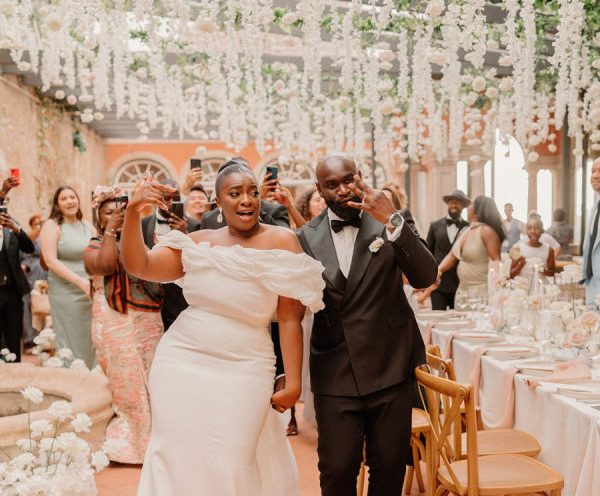 A Romantic and Timeless Wedding That Transports Guests Into a Dream at Casa Dos Penedos