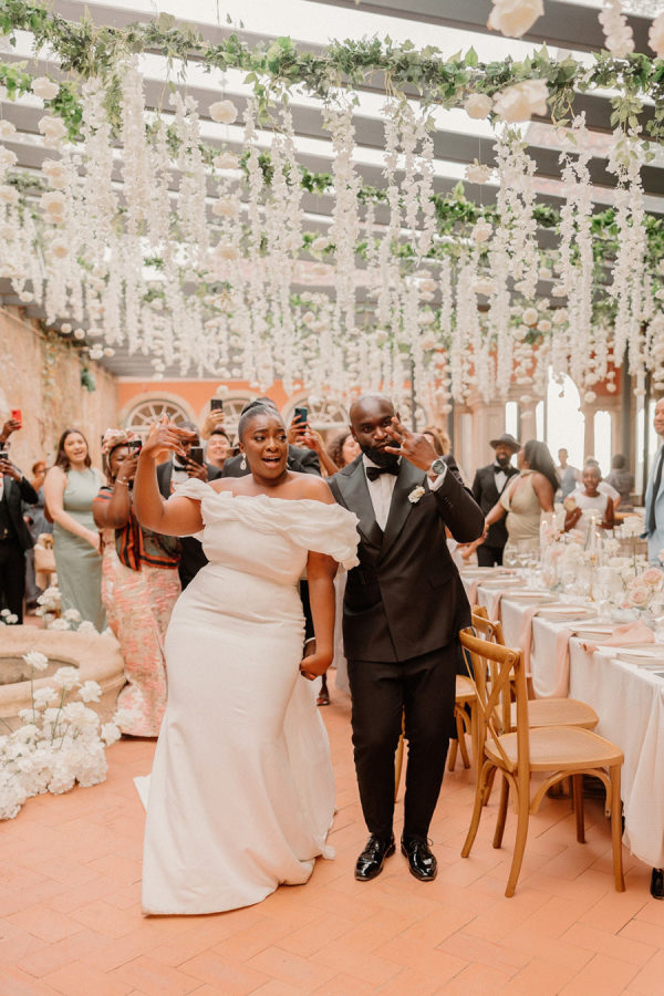 A Romantic and Timeless Wedding That Transports Guests Into a Dream at Casa Dos Penedos