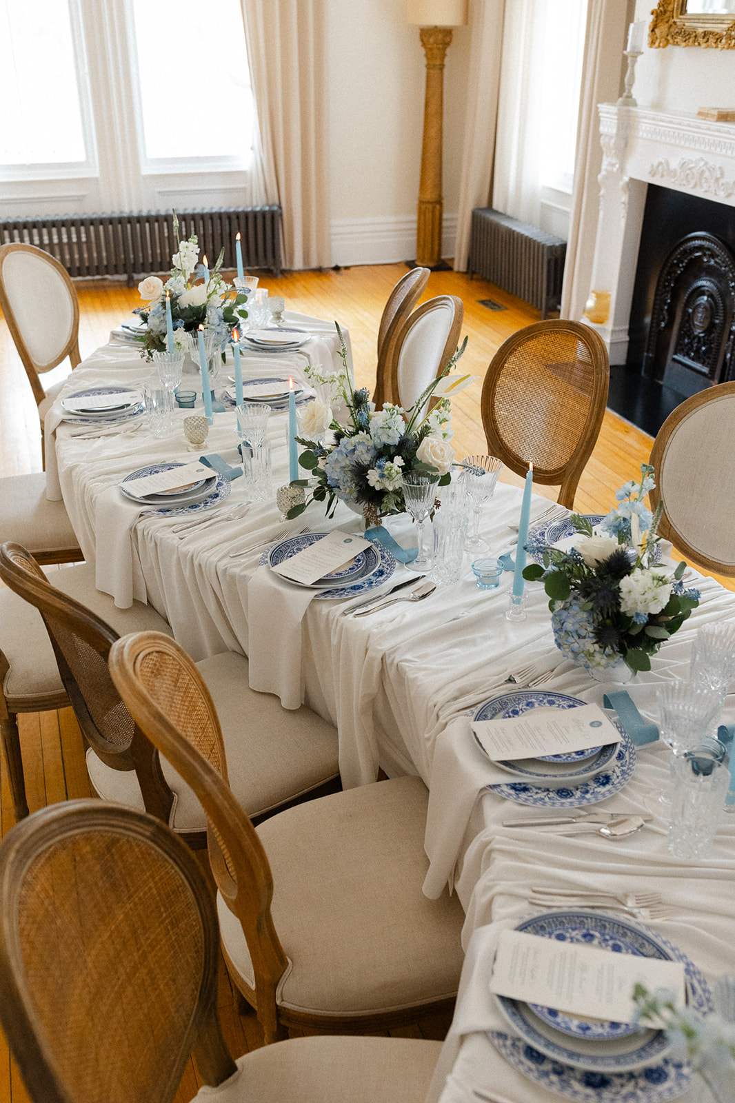 blue and white centerpieces