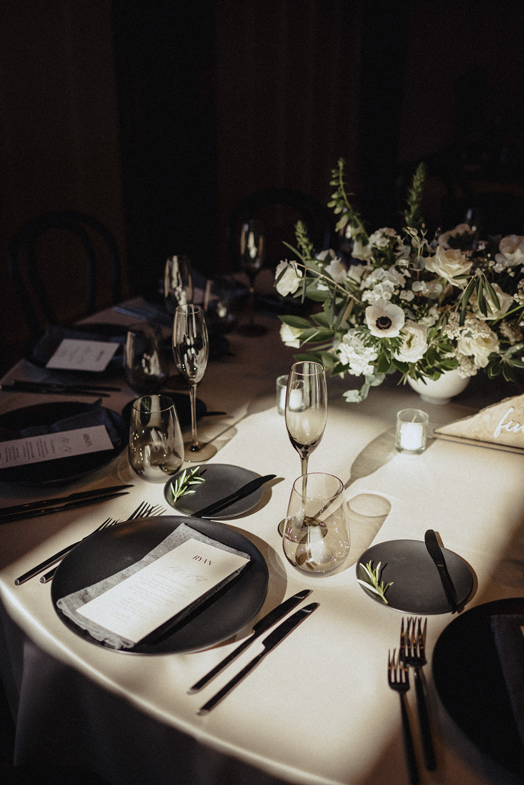 black and white reception tables