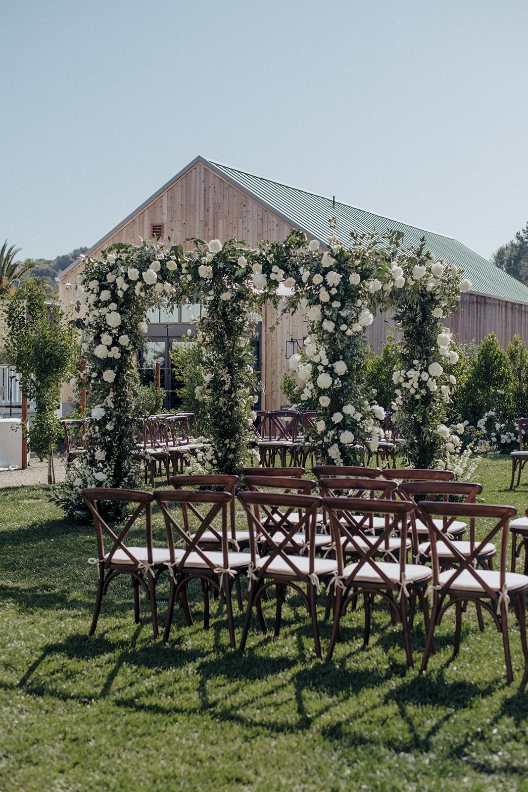 white rose chuppah