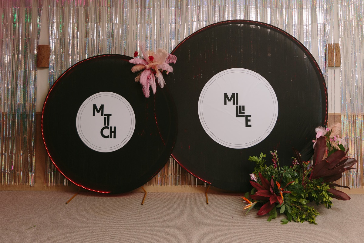 vinyll record welcome sign