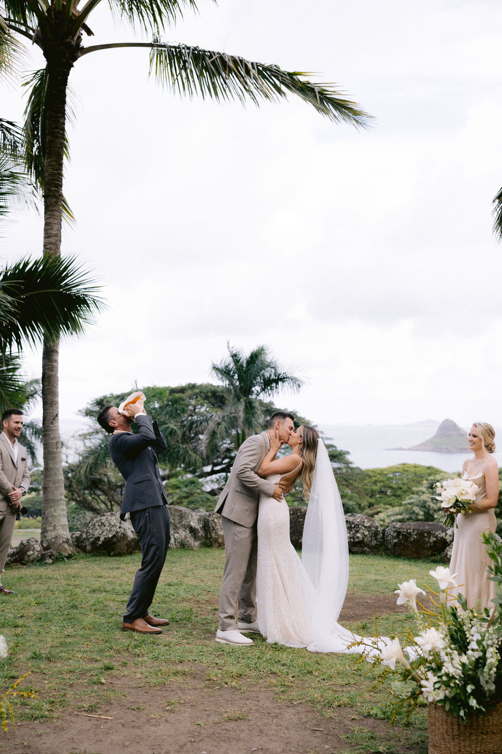 wedding ceremony traditions in hawaii
