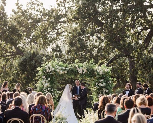 Ojai Elegance Meets Cozy Charm: A Wedding With Neutral Tones and Home-Inspired Comfort