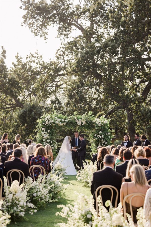 Ojai Elegance Meets Cozy Charm: A Wedding With Neutral Tones and Home-Inspired Comfort
