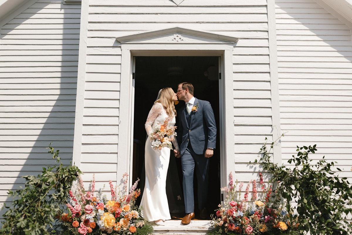 vintage chapel wedding ideas