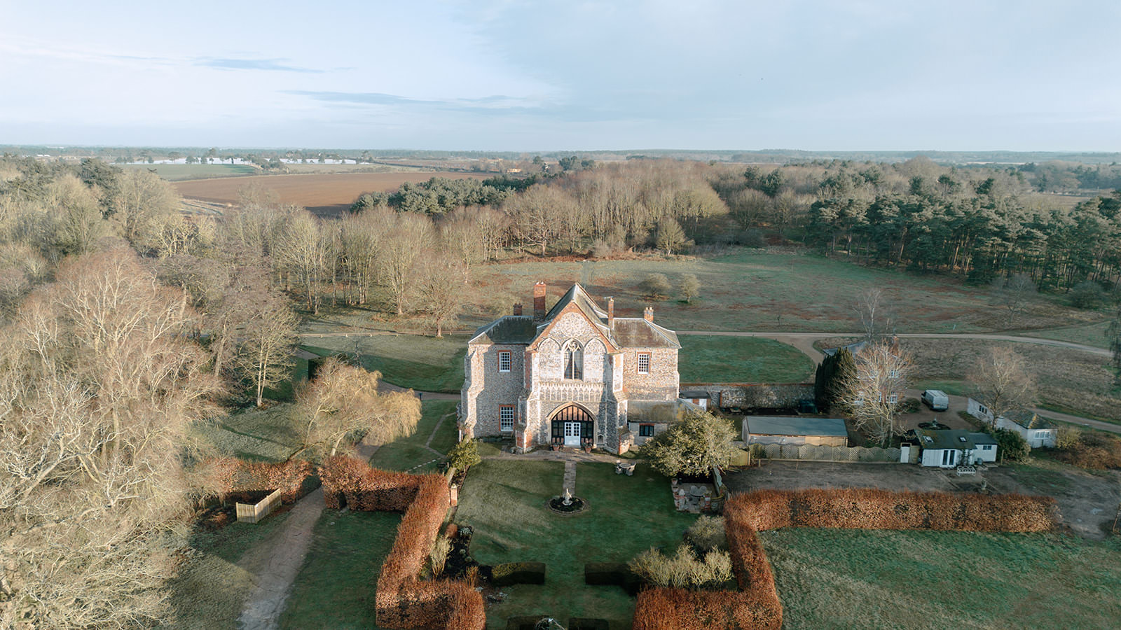 Riviera Styled Shoot Butley Priory