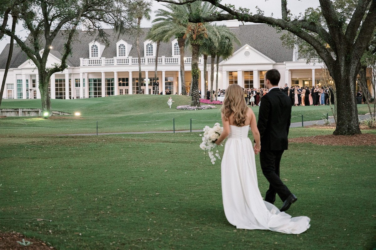 outdoor country club cocktail hour