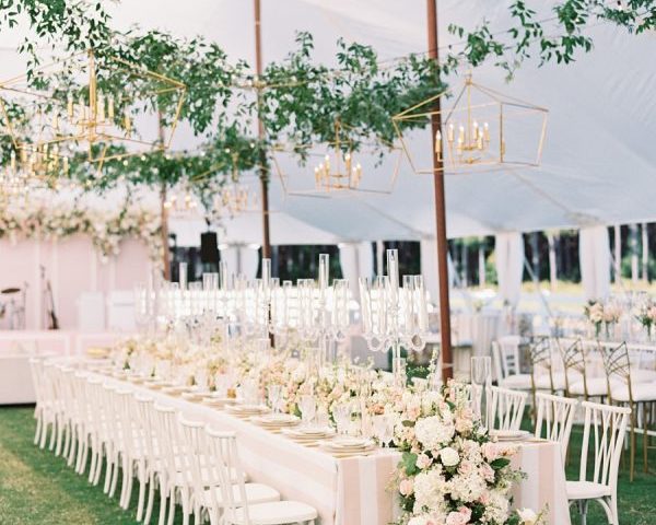 With the Bride’s Childhood Home as the Perfect Backdrop, the Vision of Southern Elegance Came to Life