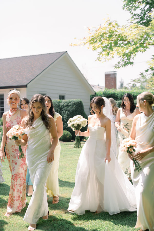 A Chic and Timeless Wedding Set at the Golf Club They Both Grew Up On