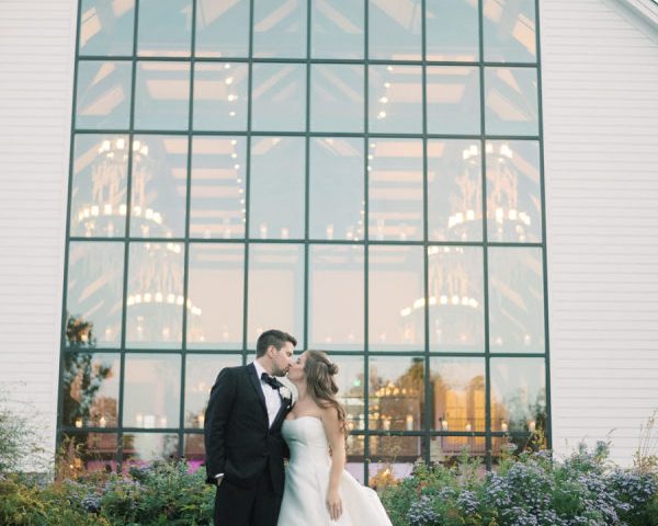 A Modern and Minimalist Wedding Look at the Crossed Keys Estate in New Jersey