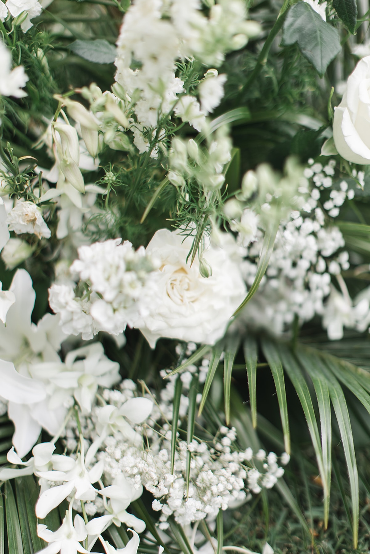 tropical white wedding flower ideas