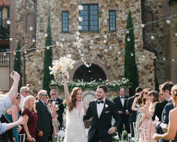A Bloom-Filled Garden Soirée with Classic Style and Soft Hues