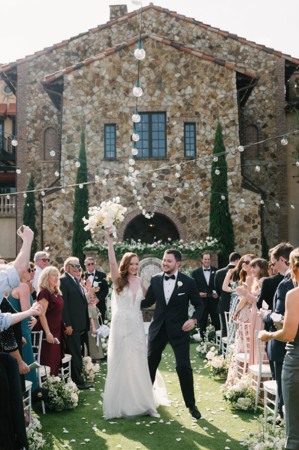 A Bloom-Filled Garden Soirée with Classic Style and Soft Hues