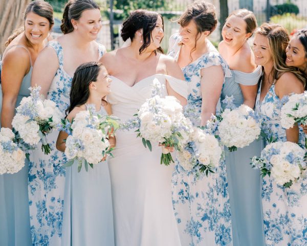 A Gentle Nod to Nature in This Effortlessly Elegant Lakeside Wedding