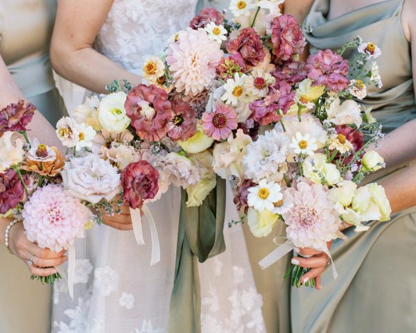 A Vintage-Inspired Garden Wedding with Pastel Hues and a Bunny Named Dewey
