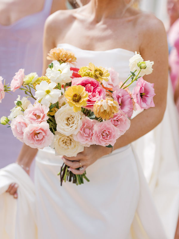 How to Smoothly Change Beauty Looks Between Ceremony and Reception – Tips From the Experts!
