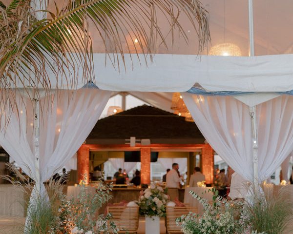 A Refined Coastal Wedding Framed by Sand, Sea, and Sunset at Edgewater Beach & Cabana Club
