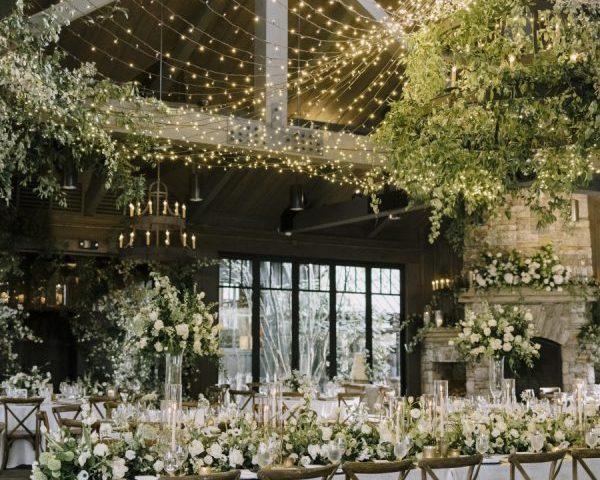 A Sophisticated Take on “Poison Ivy’s Lair” With Draping Greenery and Moody Candlelight