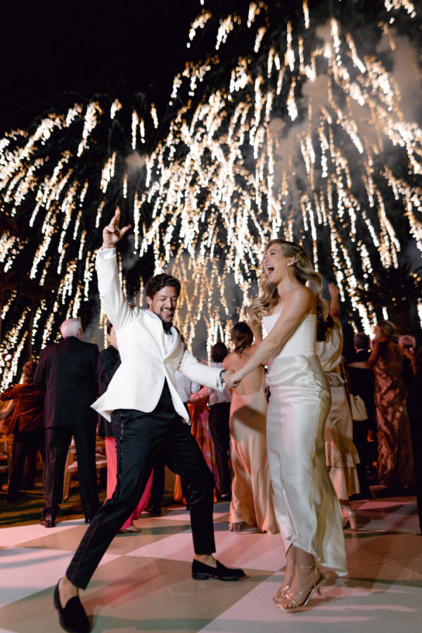 A Tropical Glam Wedding Blending Modern Sophistication With Cabo’s Natural Beauty at Club 96