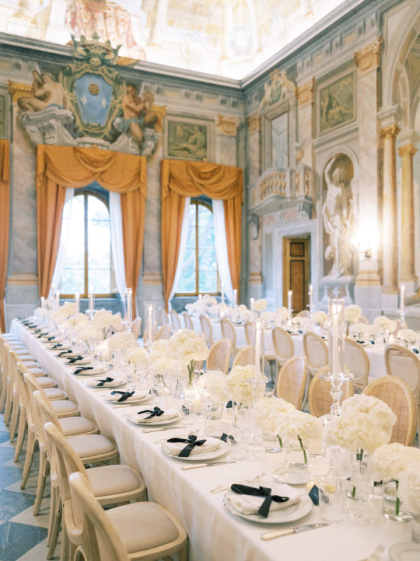 A Villa Rossi Wedding with Subtle Nods to Breakfast at Tiffany’s and a Modern Palette