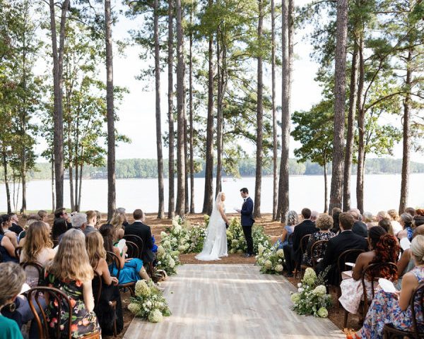 Understated Beauty Meets Natural Charm in This Lakeside Celebration