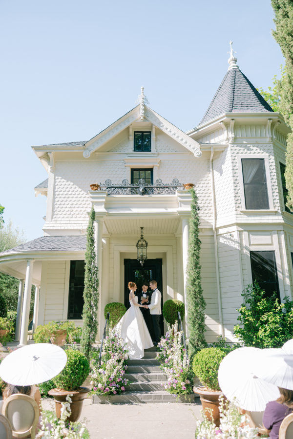 A Cinematic Bridgerton-Inspired Celebration Amid the Historic Gardens of Park Winters