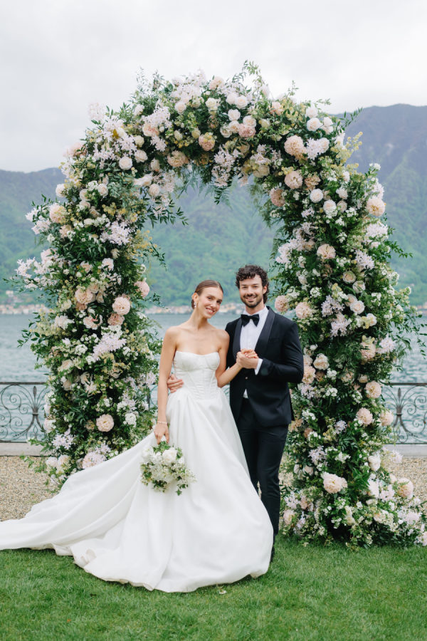 A Micro Wedding of Monochrome Elegance and Italian Romance on Lake Como