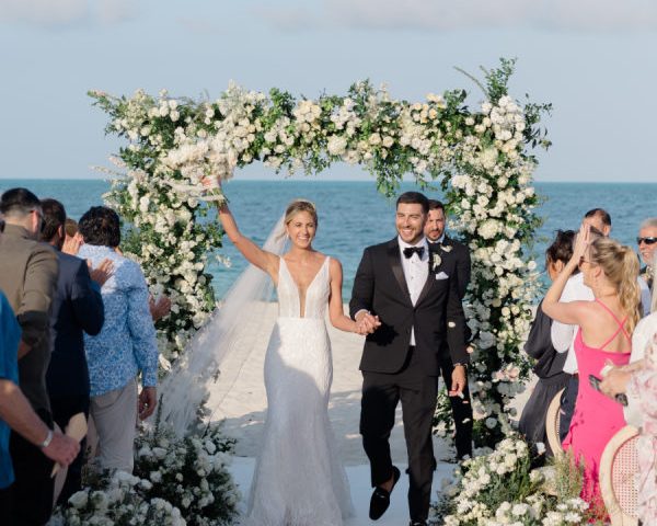 A Romantic Neutral Toned Beachfront Wedding With a Timeless Coastal Aesthetic