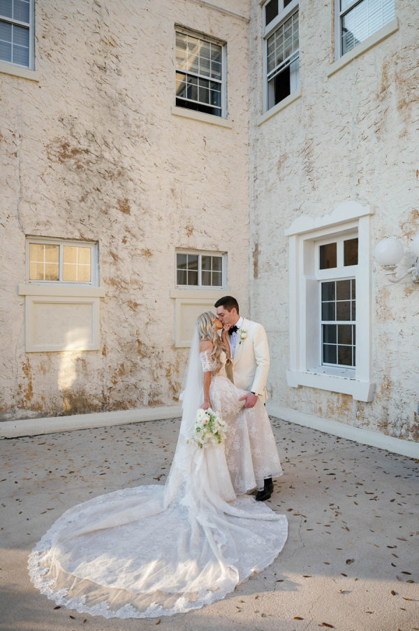 A Southern Spring Wedding Infused With the Spirit of an Italian Villa