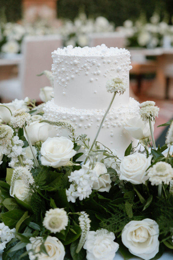 Lush Florals and Candlelight for a Romantic Courtyard Wedding