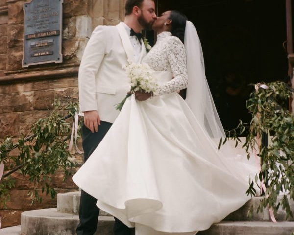 A Southern Soirée of Bridgerton Blues, Feminine Florals, and Timeless Elegance